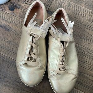 Fitflop Shoes The Most Comfortable Sneakers Size 10 Gold